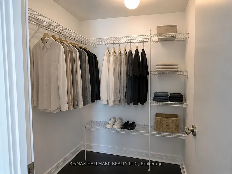 18 Harrison Garden Blvd #2609 — Photo 11
