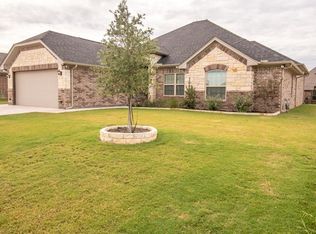 2046 Clive Dr, Granbury, TX 76048