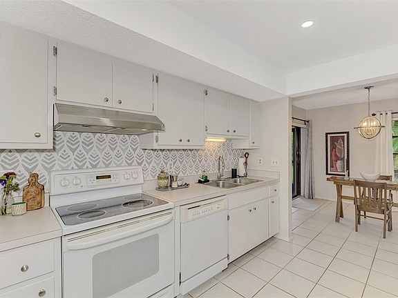 5th image of 5103 Greencroft Rd