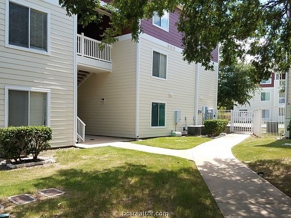 5th image of 519 Parkway #304