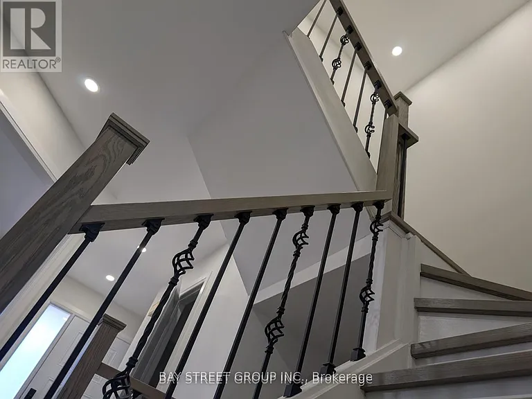 44 Lilac Ave — Photo 9