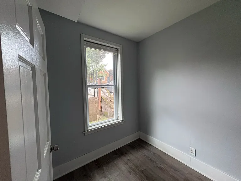 2142 W 18th St #1F — Photo 3