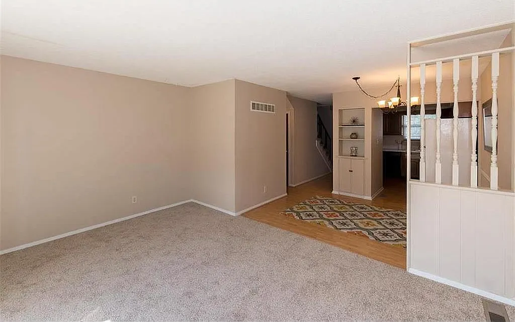 2 bed, 1056 sqft, $1,525 — Photo 4
