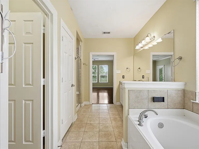 25203 Oak Villa Dr — Photo 26