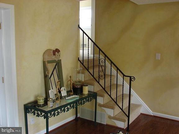 3rd image of 1005 Glenvilla Dr