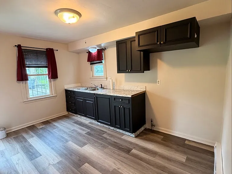 181 W Judson Ave — Photo 4