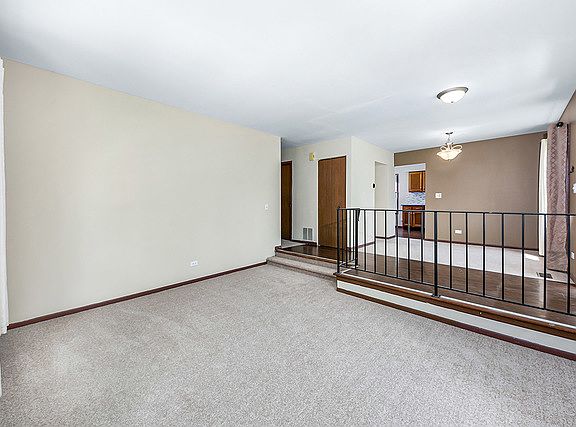 4th image of 29W760 Galbreath Dr