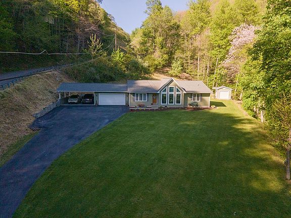 2nd image of 1148 Sierra Dr