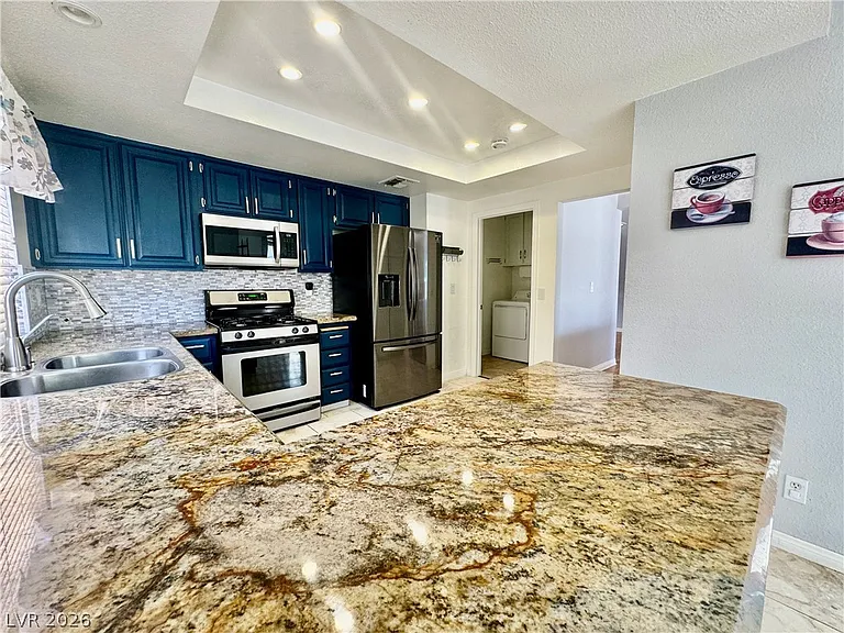 9009 Feather River Ct — Photo 14