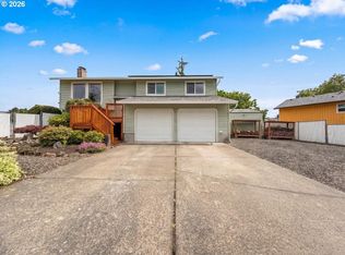 1209 SW 25th St, Troutdale, OR 97060