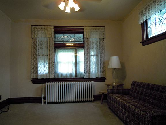5th image of 90 Lawson Ave W