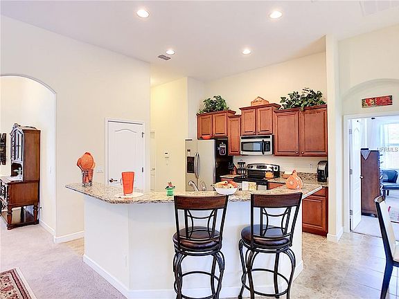 5th image of 2847 Maracas St