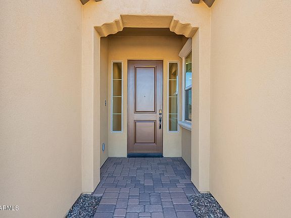 3rd image of 389 E BRACCIANO Avenue