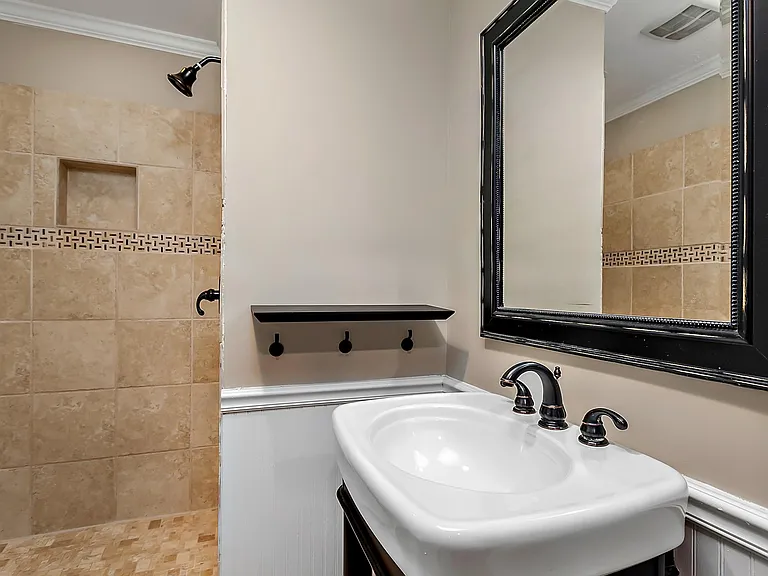 607 Mount Vernon Ave — Photo 7