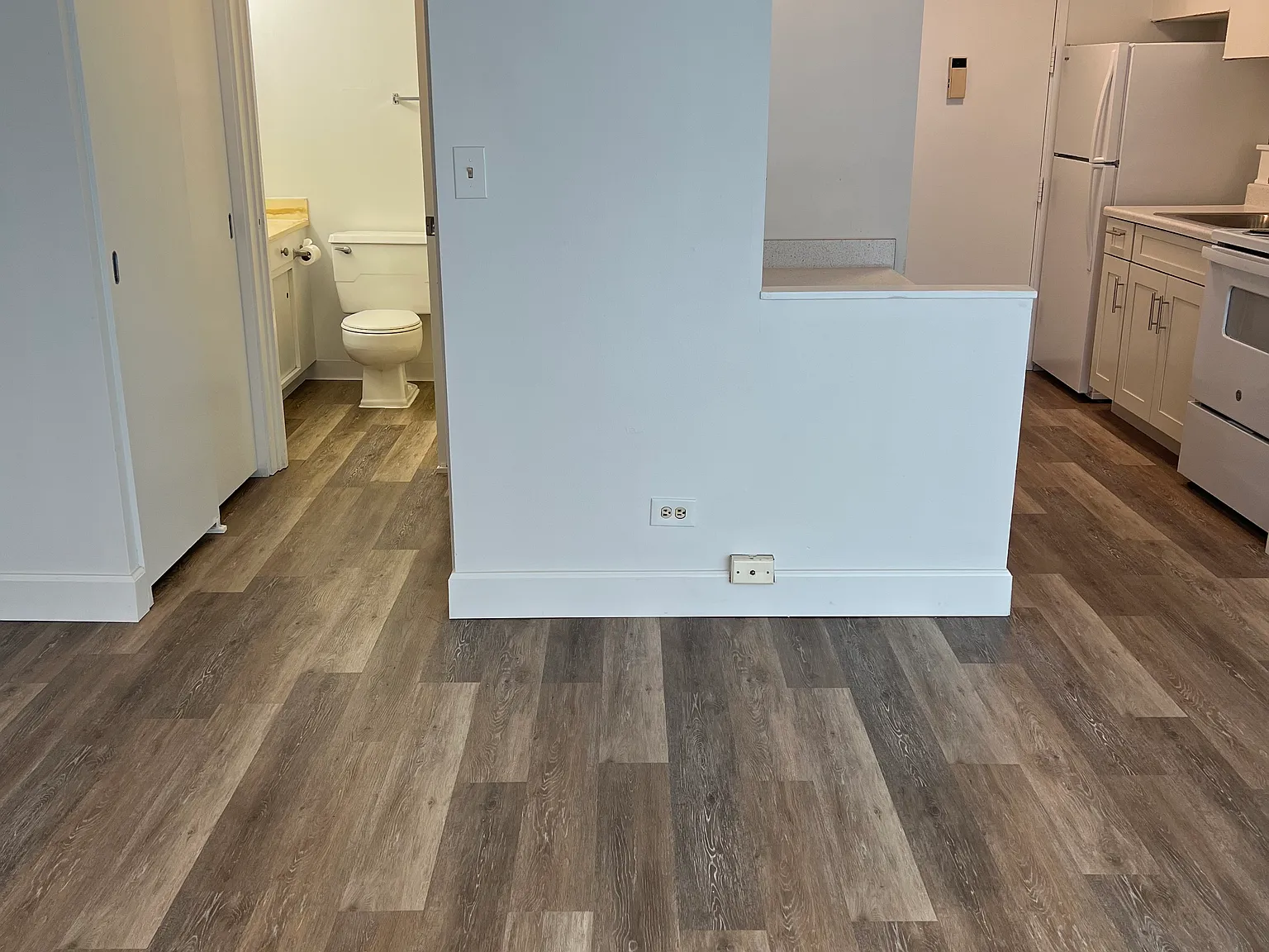 Studio, 472 sqft, $1,800 — Photo 4