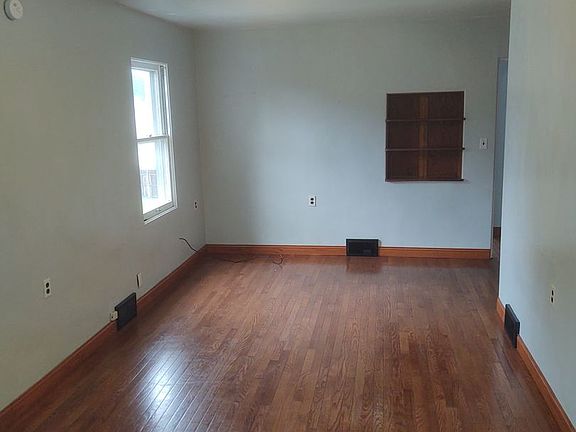 2nd image of 3221 18th Ave #1/2