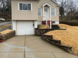 901 4th St, East Mc Keesport, PA