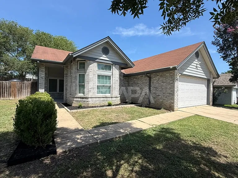 9840 Logans Ridge Dr — Photo 2