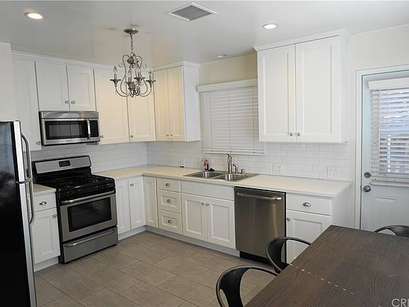 4th image of 5145 Topanga Canyon Blvd