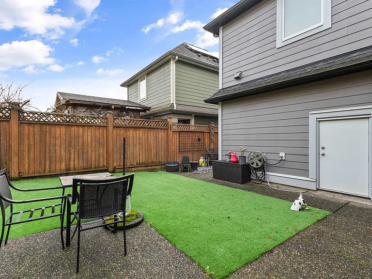 17394 2nd Ave — Photo 35