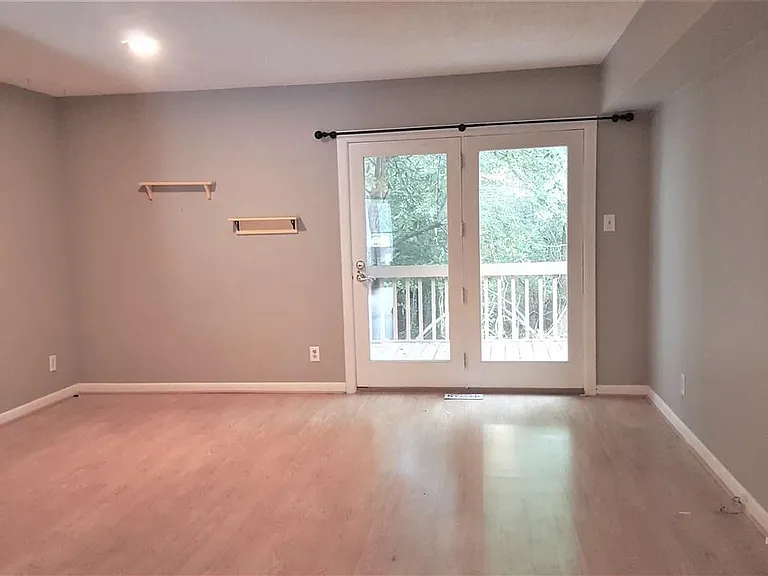 112 Beechwood Dr — Photo 9