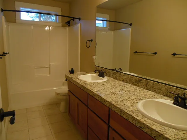 1119 Oak St — Photo 19