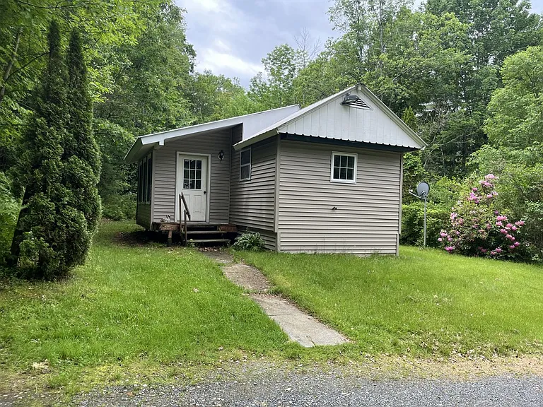 1093 Route 120 — Photo 1