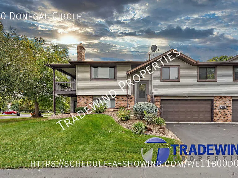 560 Donegal Cir — Photo 1