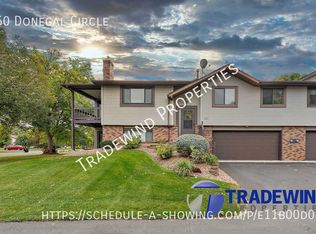 560 Donegal Cir, Shoreview, MN 55126