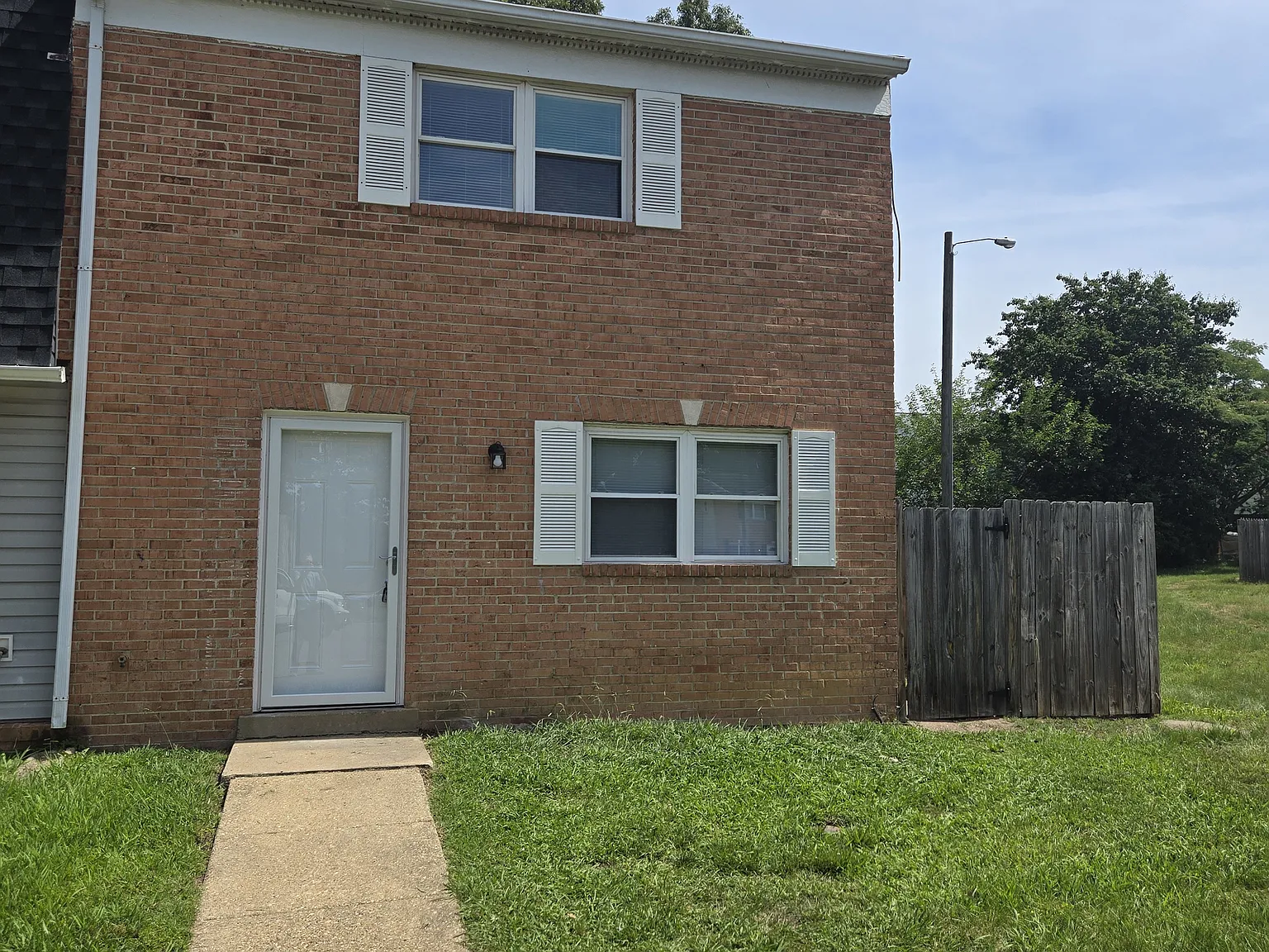 3 bed, 1.5 bath, 1200 sqft, $1,795 — Photo 1