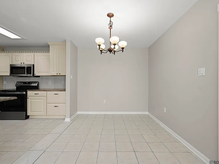 5050 Stumberg Ln — Photo 7