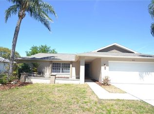 9827 Nicklaus Dr, New Port Richey, FL 34655