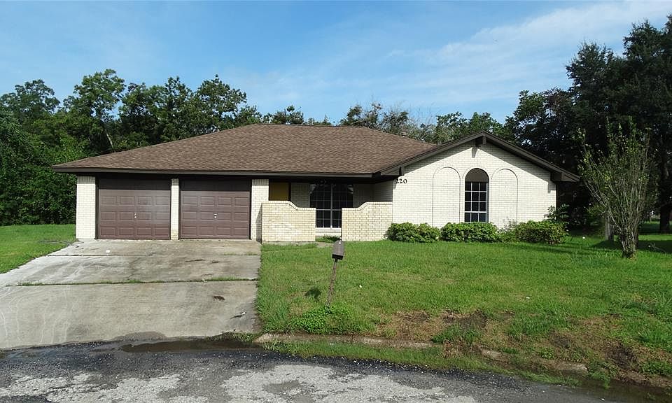 1st image of 220 Estelle Cir