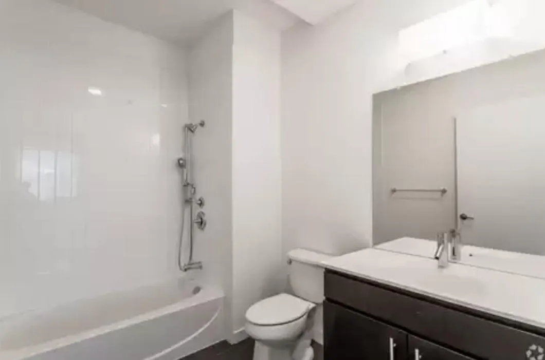 1 bed, 990 sqft, $2,750 — Photo 3