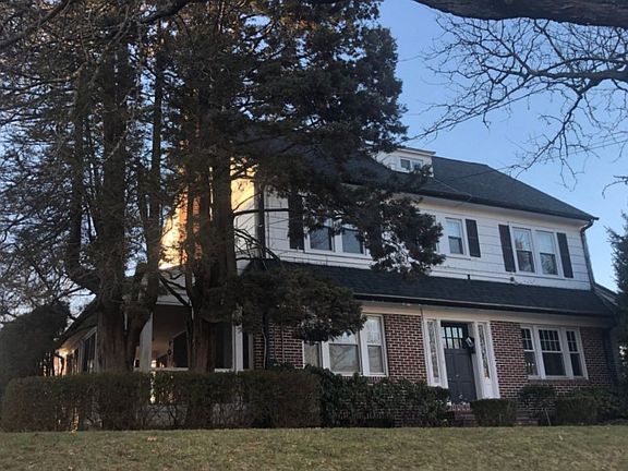 3rd image of 324 Claremont Ave