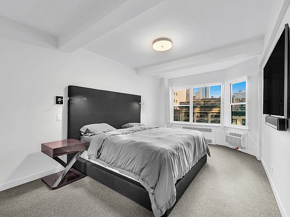 4th image of 215 E 79th St APT 5B