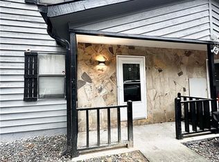 337 Bradley Woods Ct NW, Lilburn, GA 30047