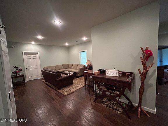 29th image of 150 Red Oak Dr