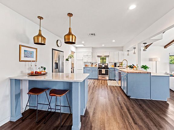 5th image of 906 Rocky Spring Rd