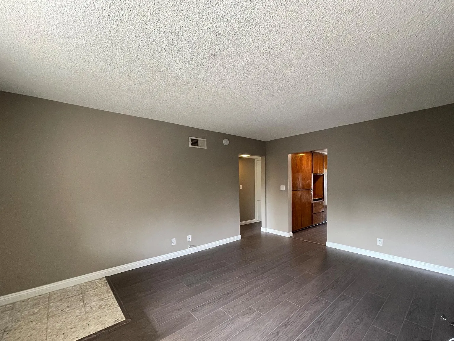 233 S 3rd Ave — Photo 4