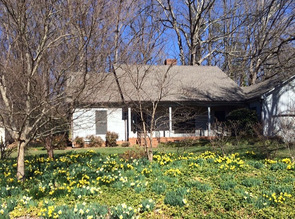 1st image of 530 Woodland Dr
