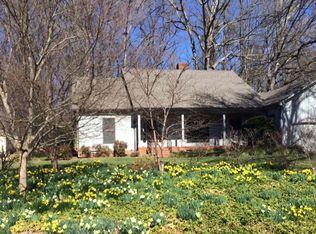 530 Woodland Dr, Greensboro, NC 27408
