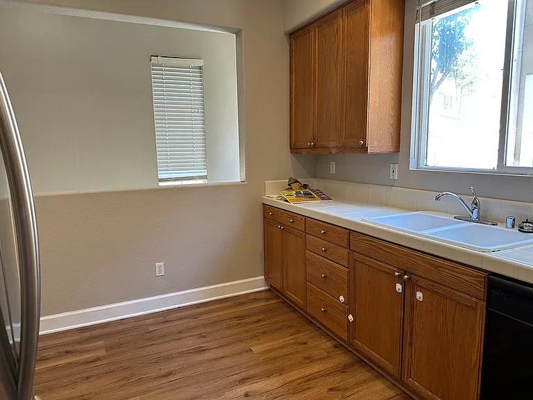 886 Revelation Pl — Photo 6
