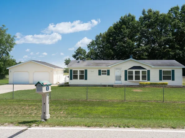 1048 Duquesa Dr, Weidman, MI 48893
