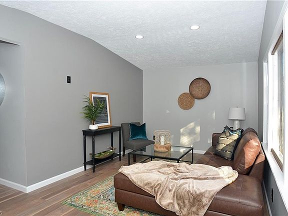 5th image of 5608 Saxon Dr