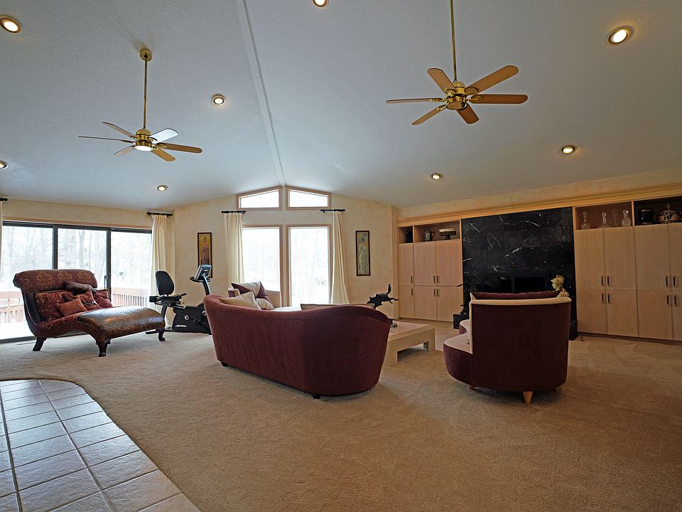 1st image of 6524 Crabtree Ln