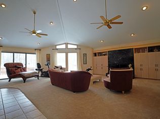 6524 Crabtree Ln, Brecksville, OH 44141