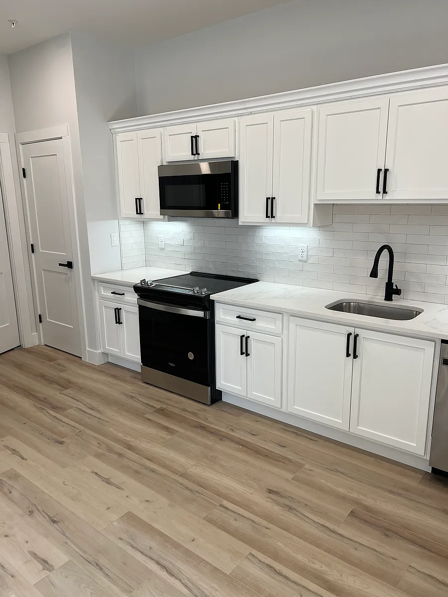 Kitchen - 130 S 12th St #1C