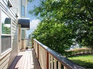 310 NW Uptown Ter APT 2B, Portland, OR 97210