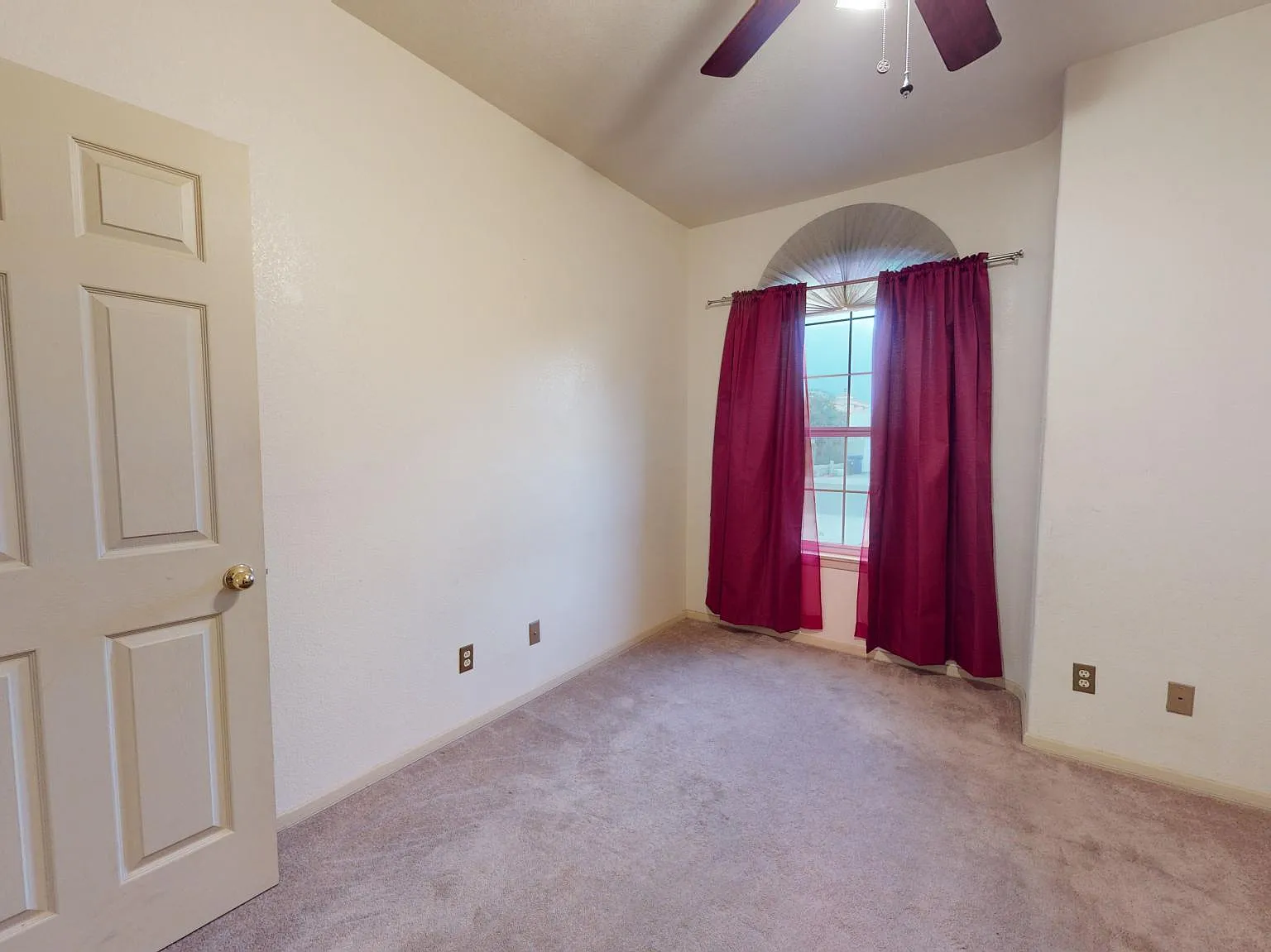 3 bed, 1259 sqft, $1,650 — Photo 3